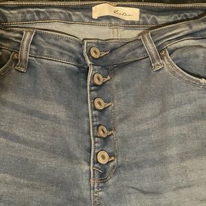 KanCan jeans size 33, button fly with a 32” inseam bootcut jeans